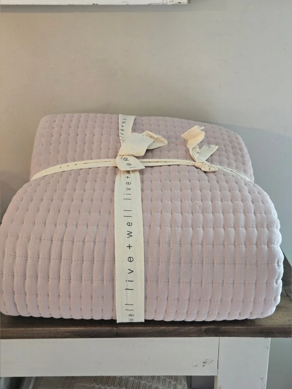 NWT Live + Well Logan Queen Size Quilt 90x90